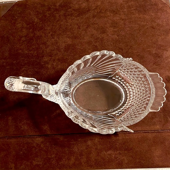 Elegant Glass Swan Bowl. NWOT - Picture 3 of 9